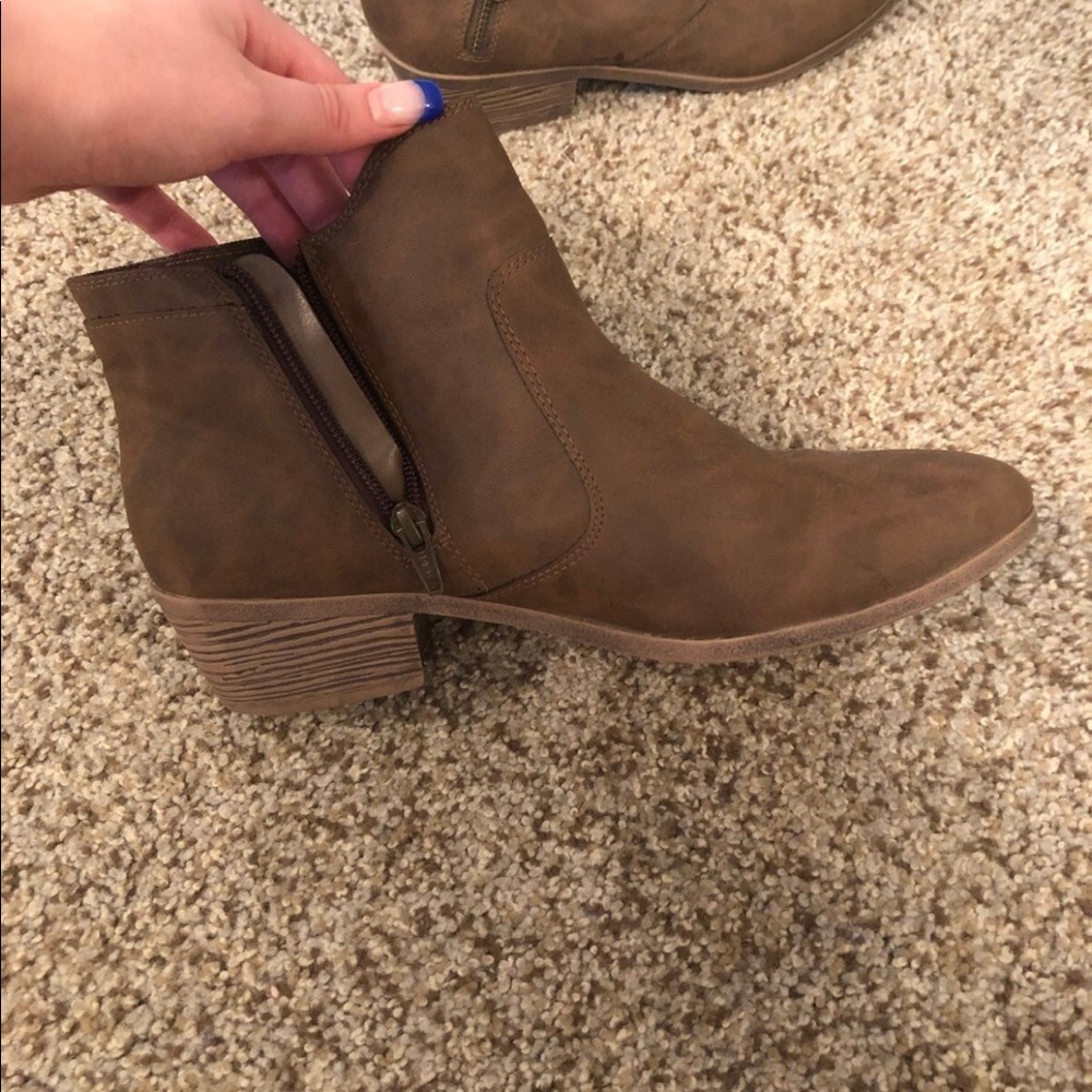 booties - Picture 4 of 4